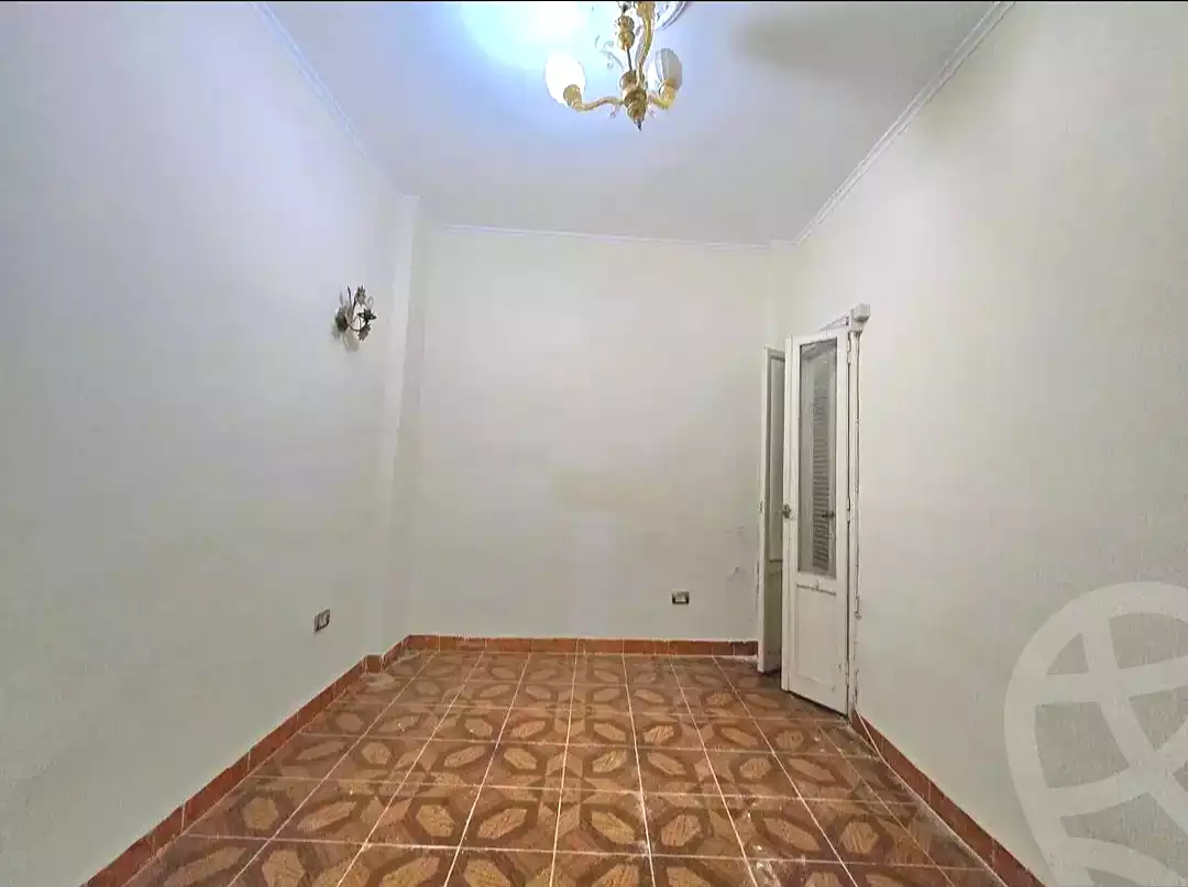 https://aqarmap.com.eg/ar/listing/6991398-for-sale-alexandria-zezenia-ibrahim-el-attar-st