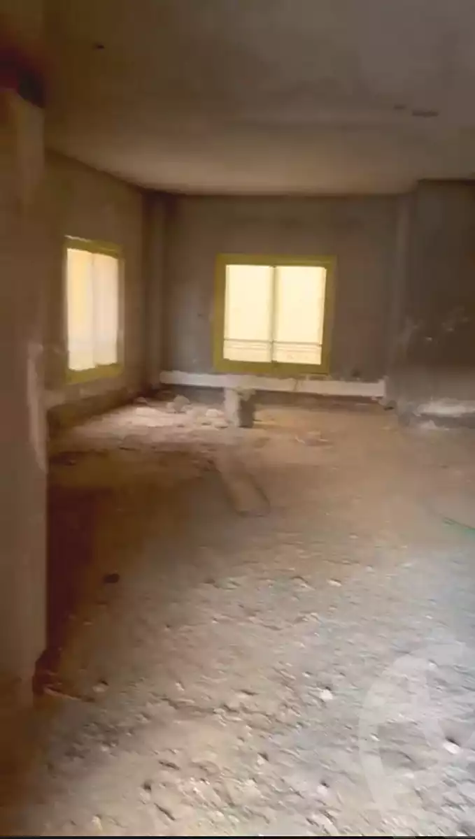 https://aqarmap.com.eg/ar/listing/6992159-for-sale-cairo-el-sheikh-zayed-city-compounds-el-khamayel