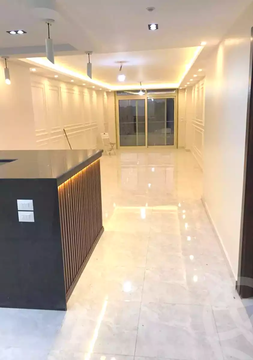 https://aqarmap.com.eg/ar/listing/6992409-for-rent-alexandria-el-montazah-compounds-in-el-montazah-royal-plaza-compound-al-halawany