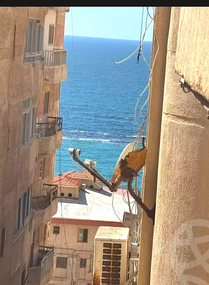 https://aqarmap.com.eg/ar/listing/6992425-for-sale-alexandria-el-asafra-l-sfr-bhry-atlas-st