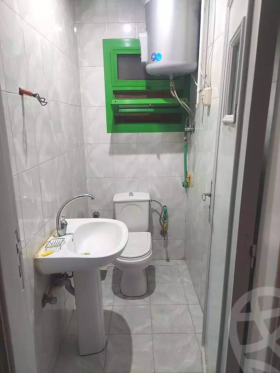 https://aqarmap.com.eg/ar/listing/6993778-for-sale-cairo-helwan-ahmed-enci-st