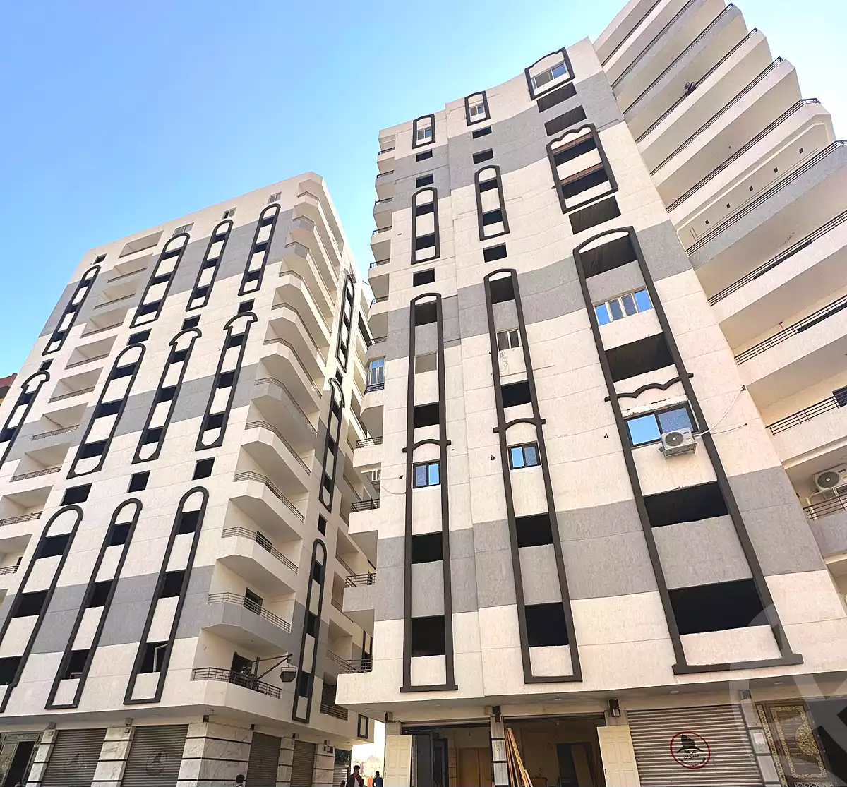https://aqarmap.com.eg/ar/listing/6995509-for-sale-cairo-al-oubour-tryq-msr-sm-yly-lshrwy-el-nakheel-resort-amenhotep-and-october-co-operative-housing
