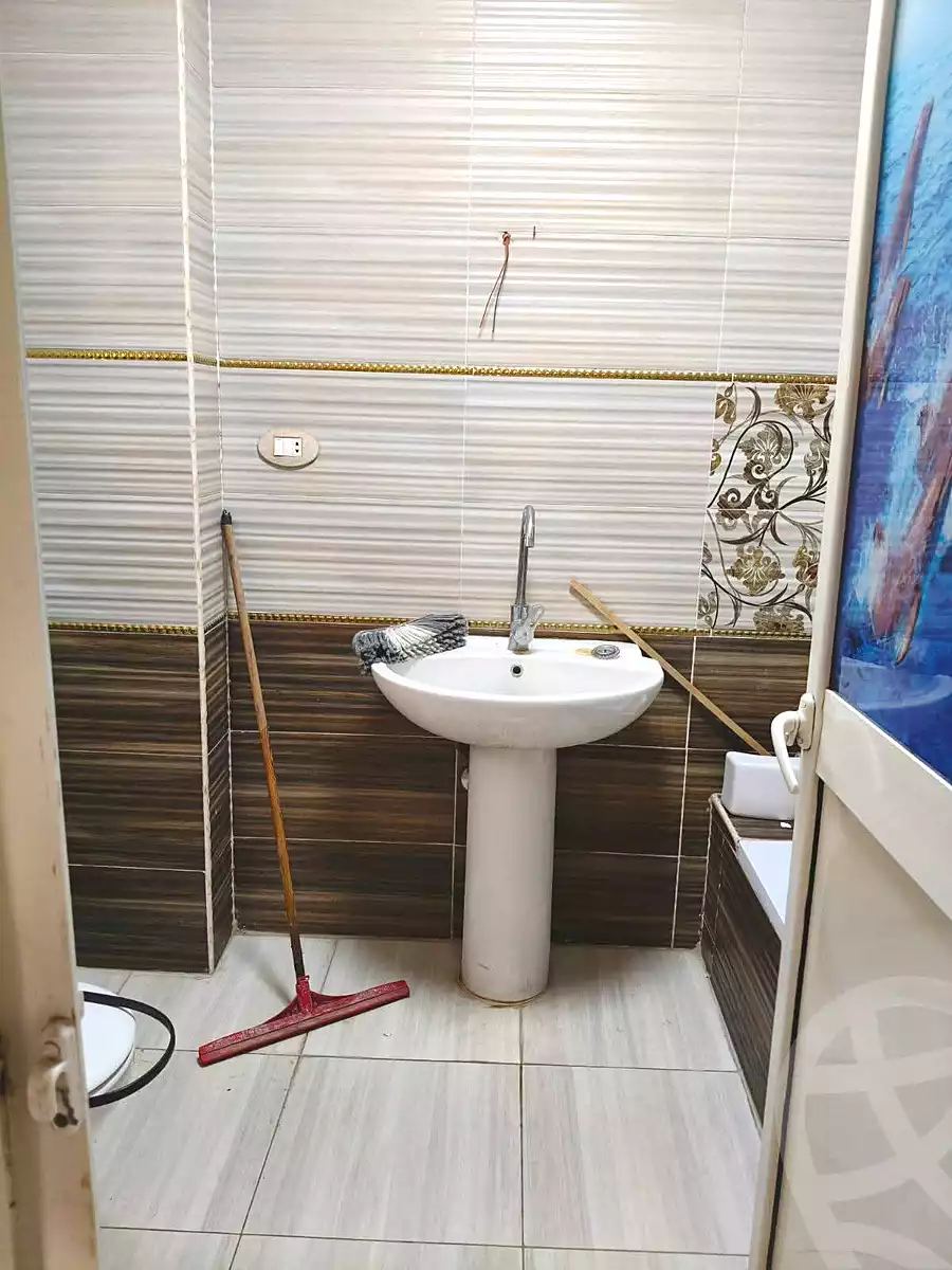 https://aqarmap.com.eg/ar/listing/6996554-for-sale-cairo-helwan-el-shareaa-el-sharby-st