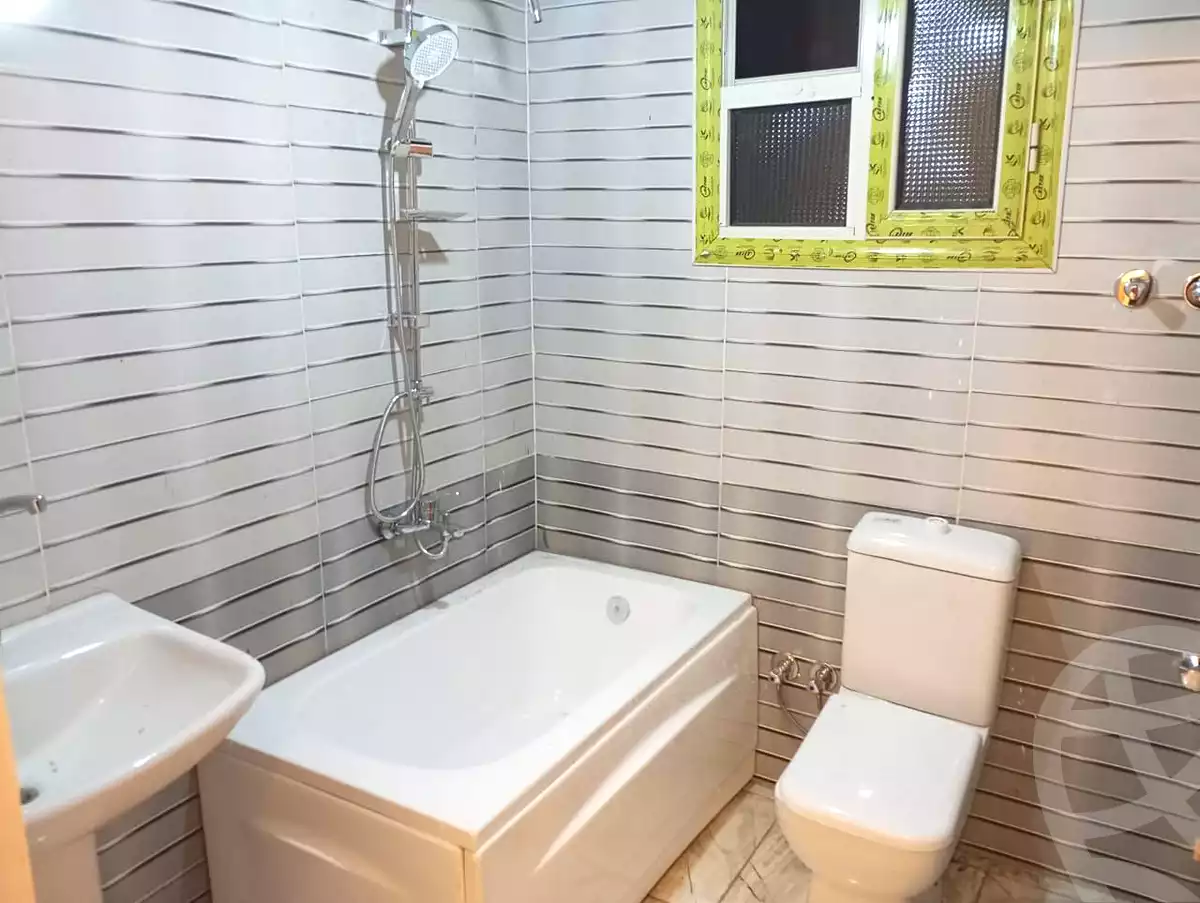 https://aqarmap.com.eg/ar/listing/6997782-for-sale-cairo-faisal-kafr-tohormos-queen-nazli-st