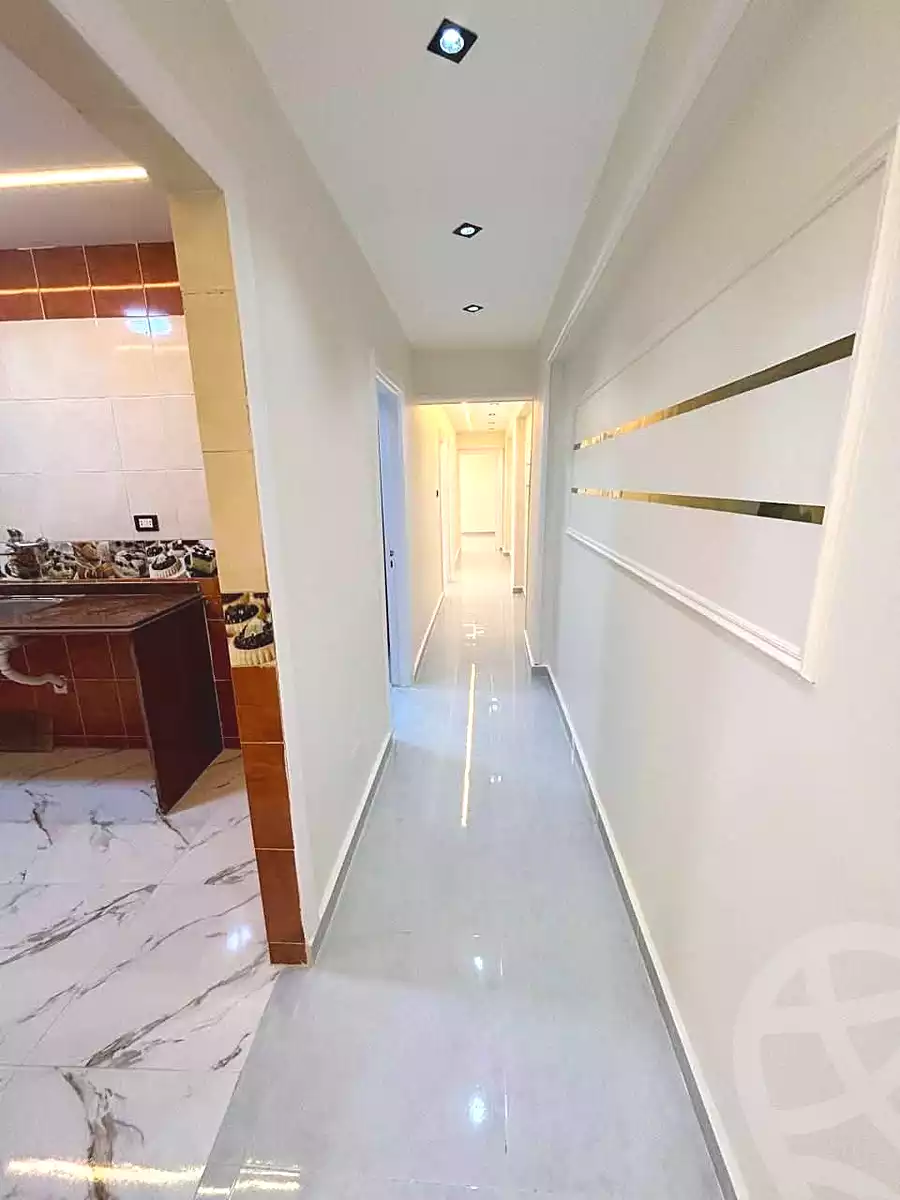 https://aqarmap.com.eg/ar/listing/6998364-for-sale-alexandria-sydy-bshr-sydy-bshr-bhry-amr-el-nogomy-st