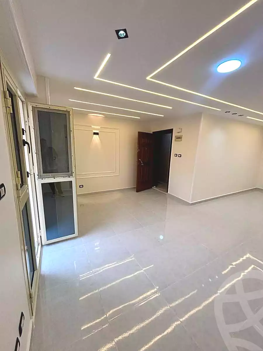 https://aqarmap.com.eg/ar/listing/6998364-for-sale-alexandria-sydy-bshr-sydy-bshr-bhry-amr-el-nogomy-st