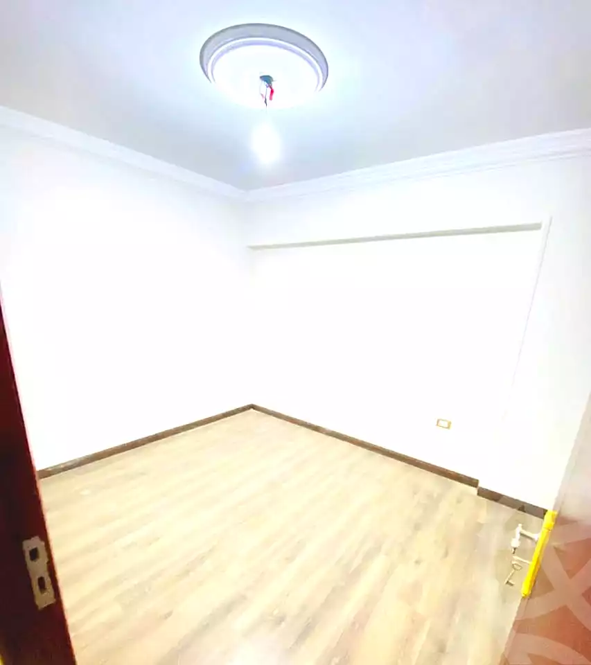 https://aqarmap.com.eg/en/listing/6998471-for-sale-alexandria-el-mandara-alex-el-mandara-bahri-sidi-kamal-st