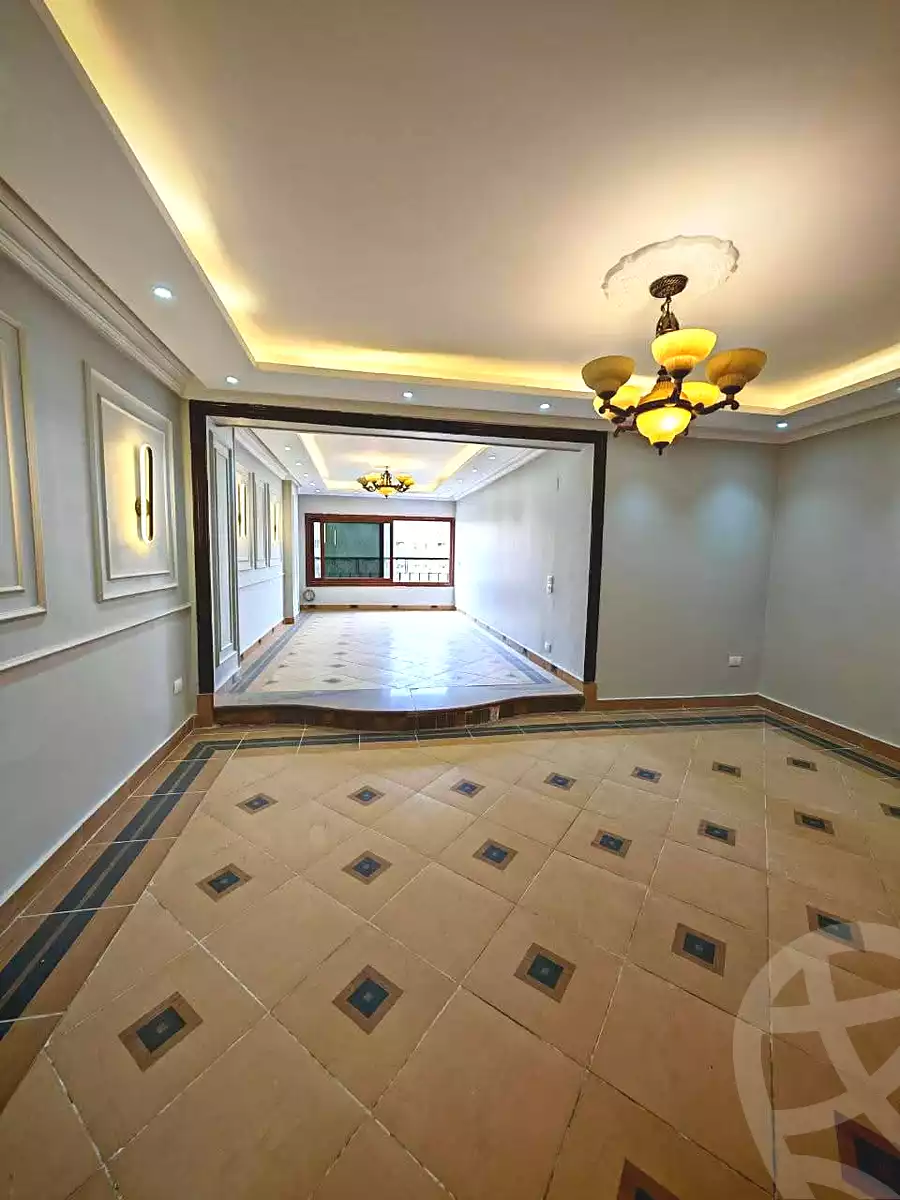 https://aqarmap.com.eg/en/listing/7000122-for-sale-cairo-helwan-ahmed-enci-st