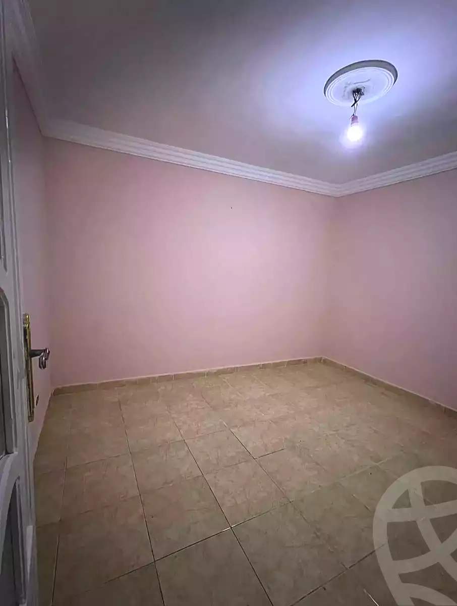 https://aqarmap.com.eg/ar/listing/7000975-for-rent-alexandria-shds