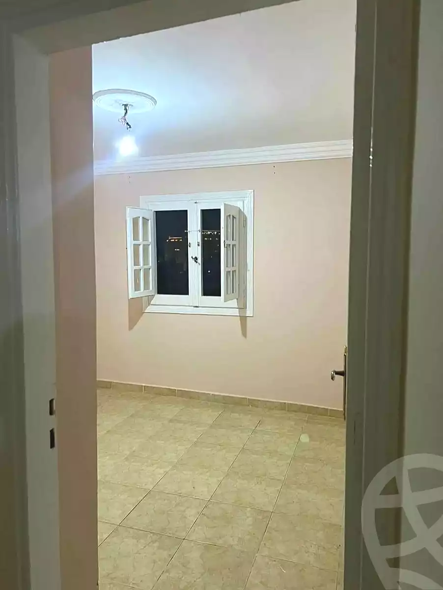 https://aqarmap.com.eg/ar/listing/7000975-for-rent-alexandria-shds