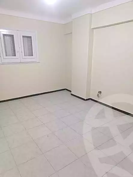 https://aqarmap.com.eg/en/listing/7001319-for-rent-alexandria-ganaklis-shr-mrtdy-bsh