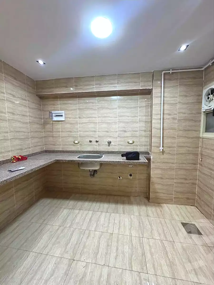 https://aqarmap.com.eg/ar/listing/7001636-for-sale-alexandria-sydy-bshr-sydy-bshr-bhry-shr-mhmwd-l-yswy