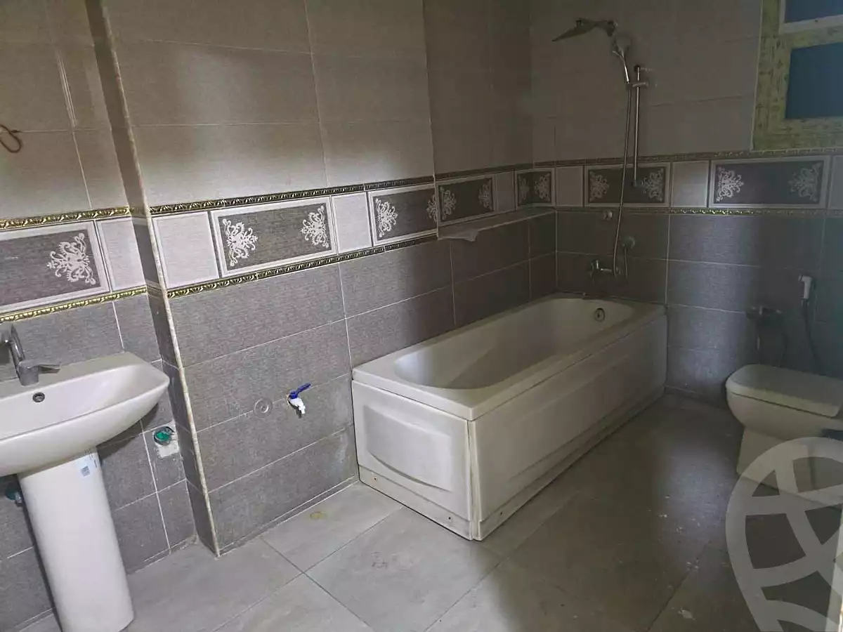 https://aqarmap.com.eg/ar/listing/7002074-for-rent-cairo-faisal-el-tawabeq-el-shaheed-ahmed-hamdy-st
