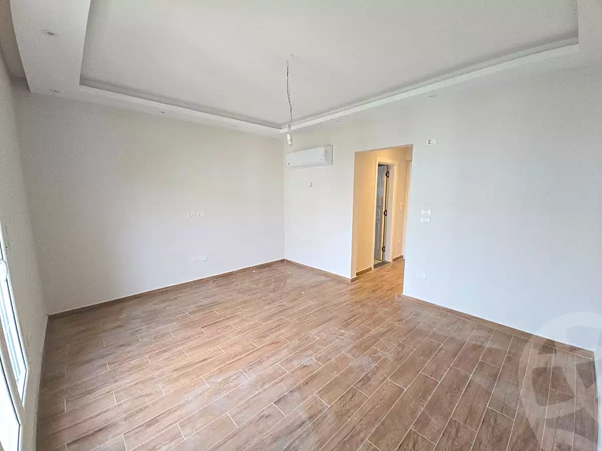 https://aqarmap.com.eg/ar/listing/7002060-for-rent-cairo-new-cairo-compounds-mountain-view-hyde-park