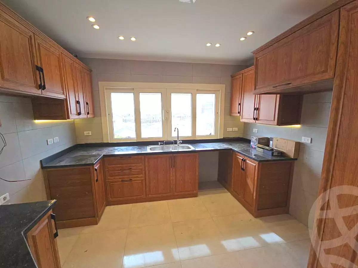 https://aqarmap.com.eg/ar/listing/7002060-for-rent-cairo-new-cairo-compounds-mountain-view-hyde-park