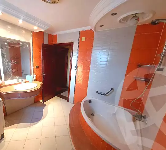 https://aqarmap.com.eg/ar/listing/7002832-for-sale-gharbia-tanta-tanta-city-el-shorbagy-st