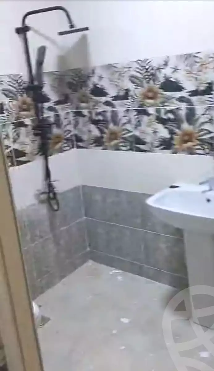 https://aqarmap.com.eg/ar/listing/7003073-for-rent-alexandria-al-agamy-el-hanouvel-el-zahraa-city-st