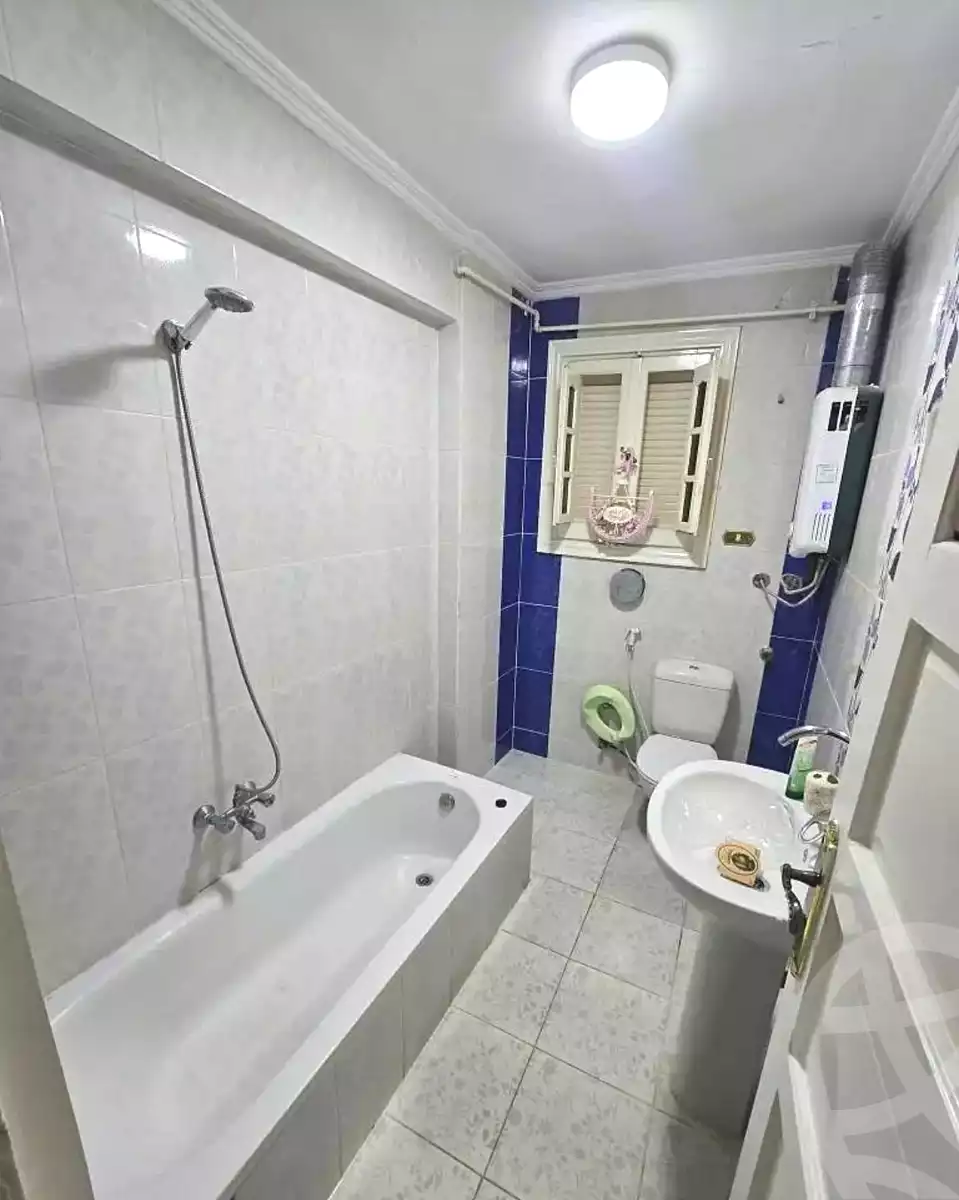 https://aqarmap.com.eg/ar/listing/7003644-for-sale-alexandria-sydy-bshr-sydy-bshr-bhry-gamal-abd-el-nasir-st