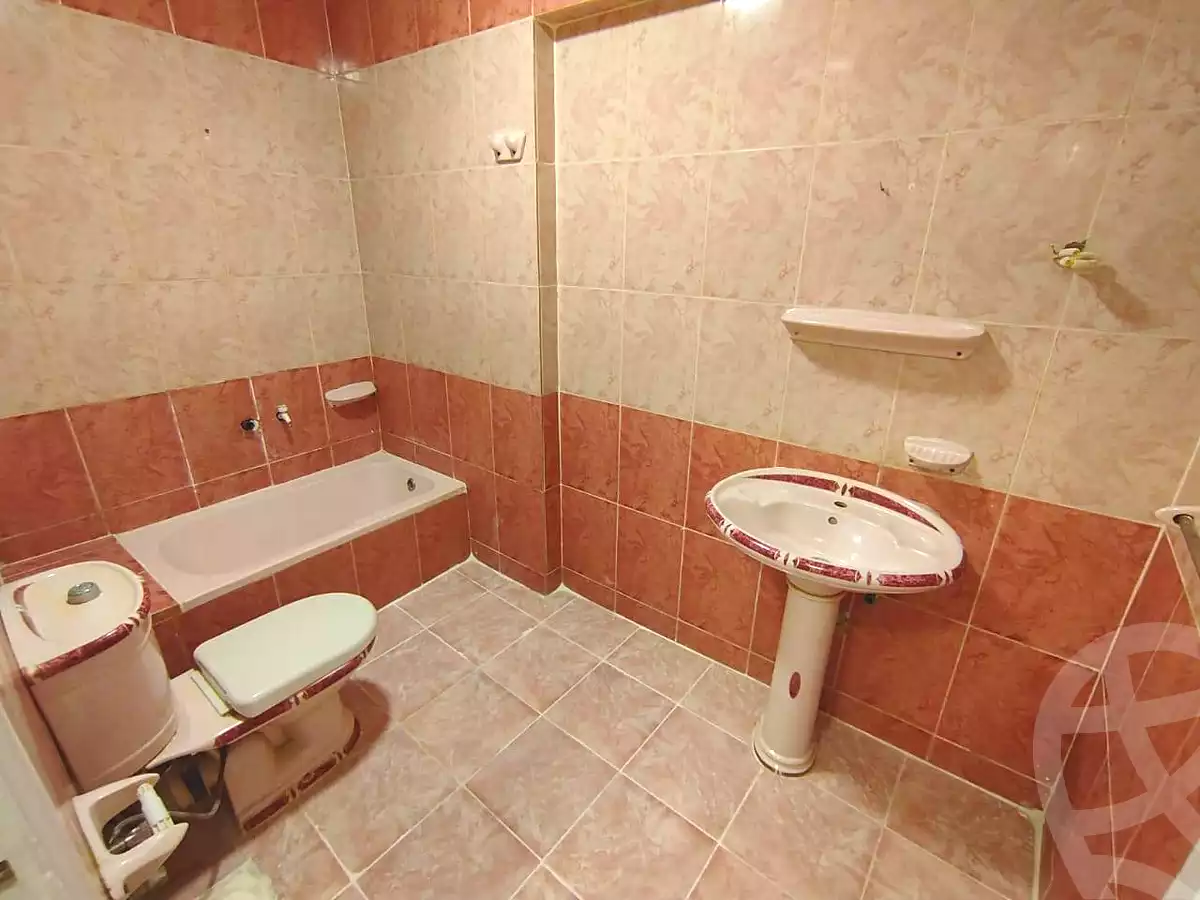 https://aqarmap.com.eg/ar/listing/7003957-for-sale-alexandria-al-agamy-shataa-el-nakheel