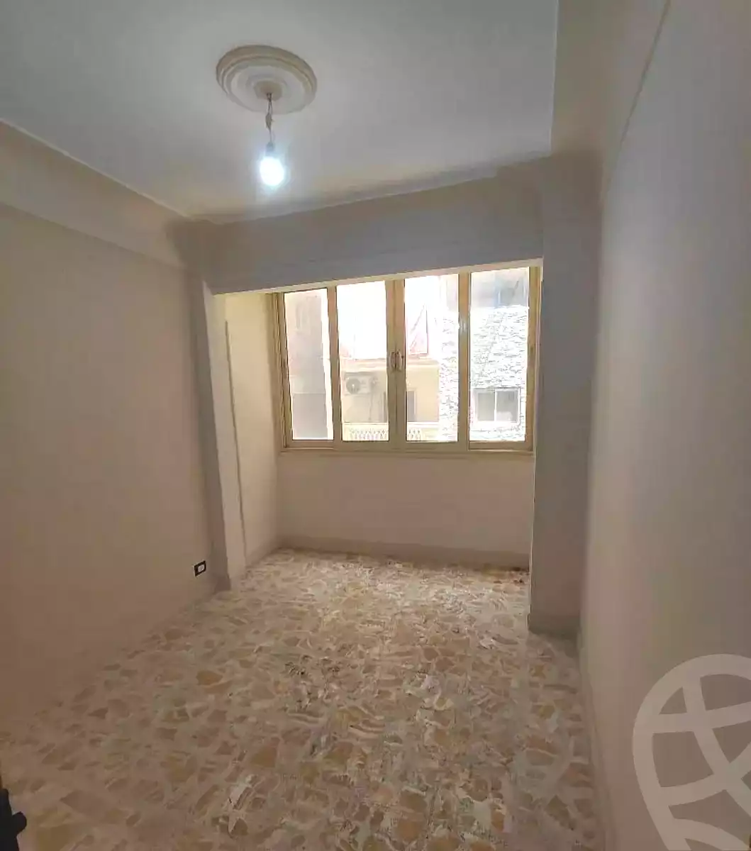 https://aqarmap.com.eg/en/listing/7004154-for-sale-alexandria-sydy-bshr-sydy-bshr-bhry-shr-khld-bn-lwlyd