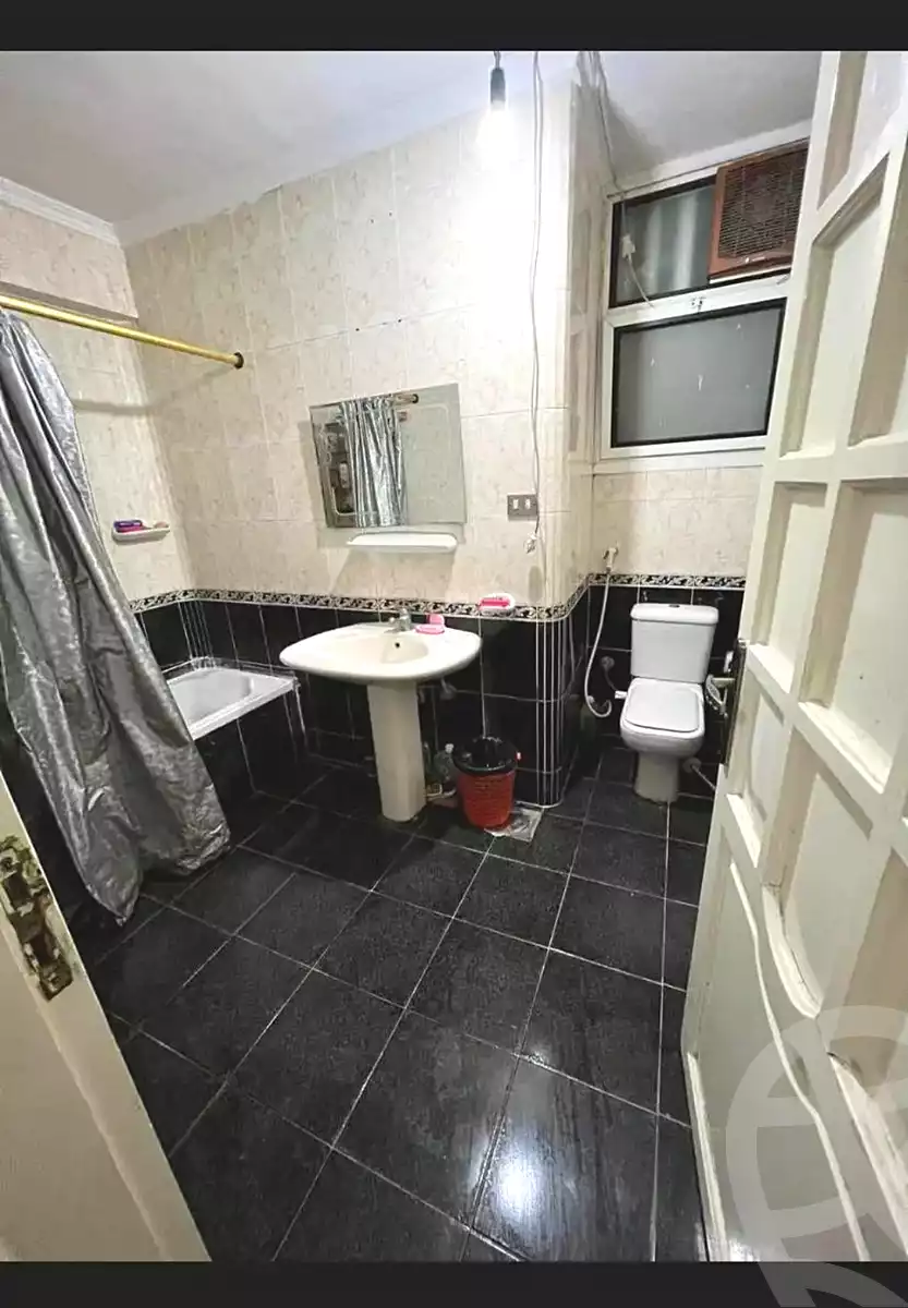 https://aqarmap.com.eg/en/listing/7004219-for-sale-alexandria-ganaklis