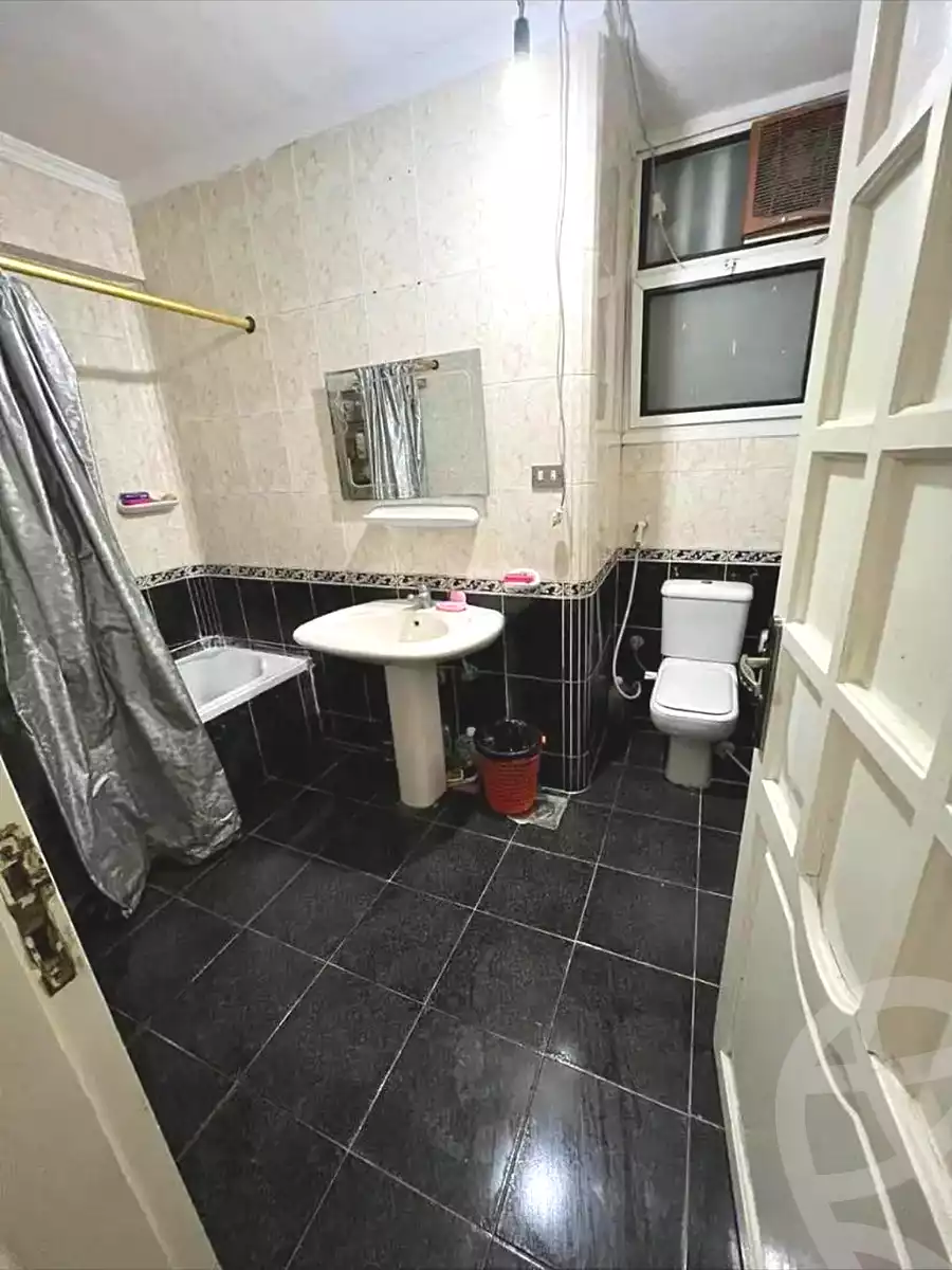 https://aqarmap.com.eg/en/listing/7005304-for-sale-alexandria-ganaklis