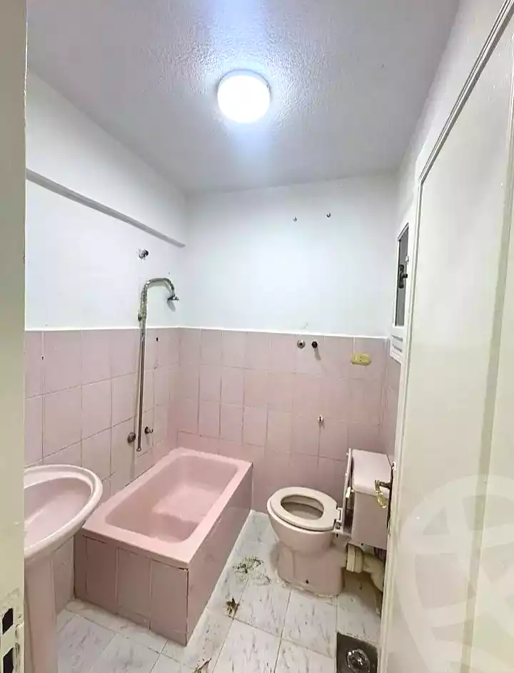 https://aqarmap.com.eg/ar/listing/7006072-for-sale-alexandria-al-agamy-shataa-el-nakheel-street-12