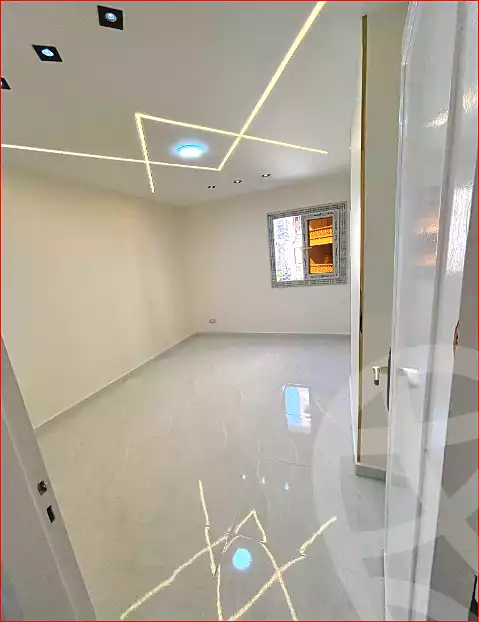 https://aqarmap.com.eg/ar/listing/7006465-for-sale-alexandria-sydy-bshr-sydy-bshr-bhry-shr-mhmwd-l-yswy