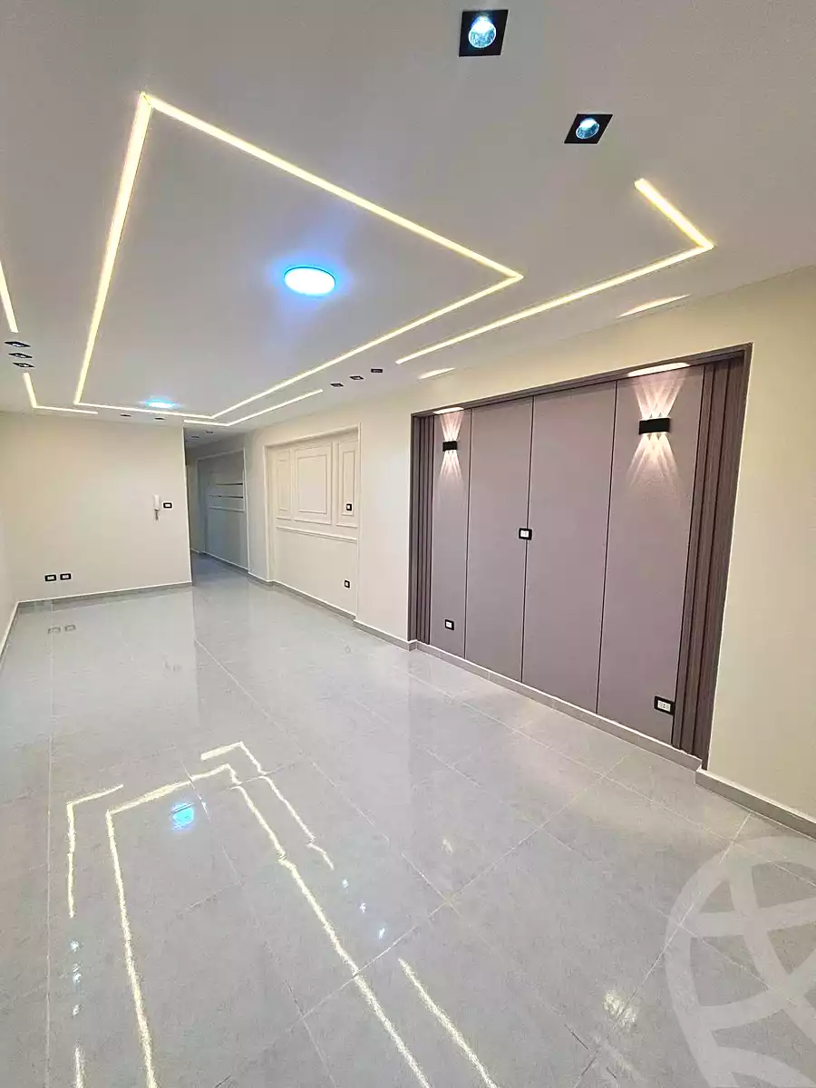 https://aqarmap.com.eg/ar/listing/7007458-for-sale-alexandria-sydy-bshr-sydy-bshr-bhry-amr-el-nogomy-st