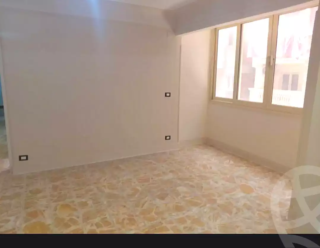 https://aqarmap.com.eg/en/listing/7008511-for-sale-alexandria-sydy-bshr-sydy-bshr-bhry-shr-khld-bn-lwlyd