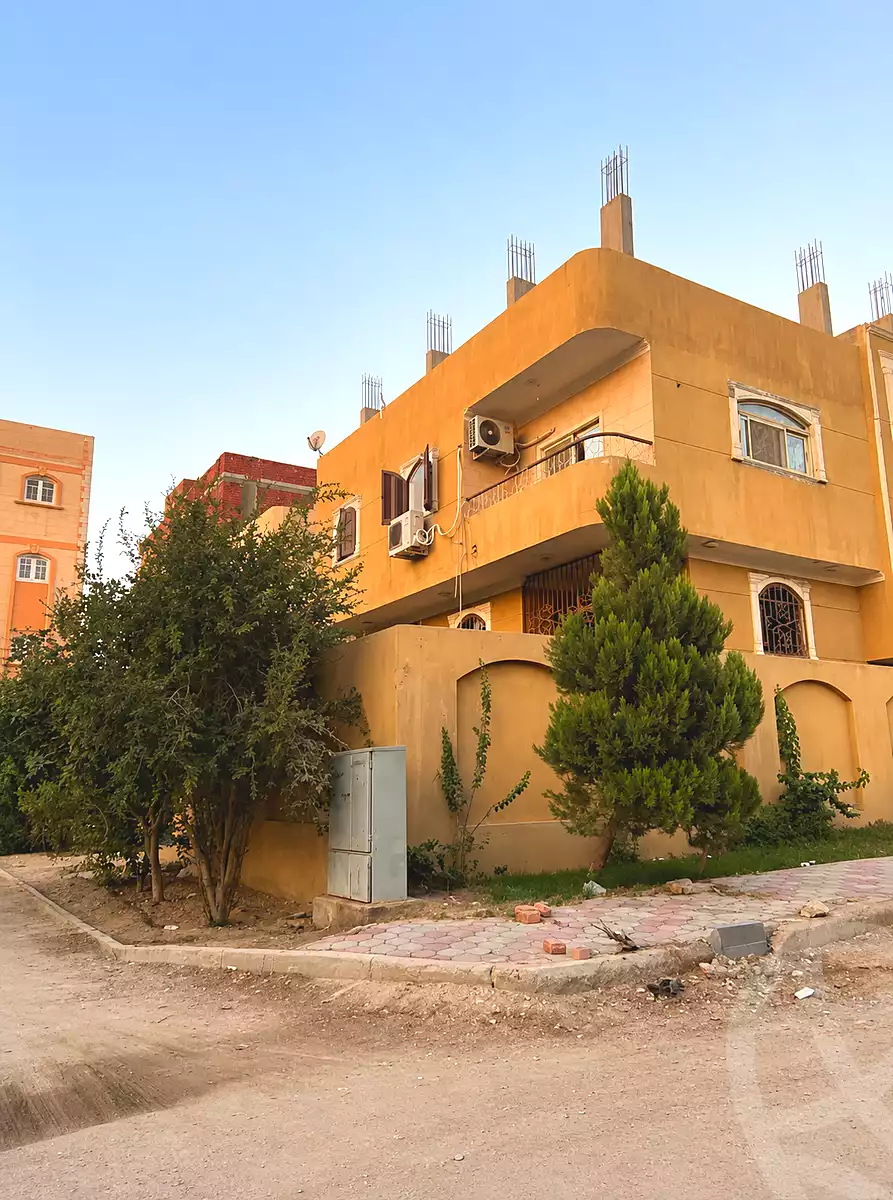 https://aqarmap.com.eg/ar/listing/7006294-for-sale-cairo-15th-of-may-Neighbourhood 10