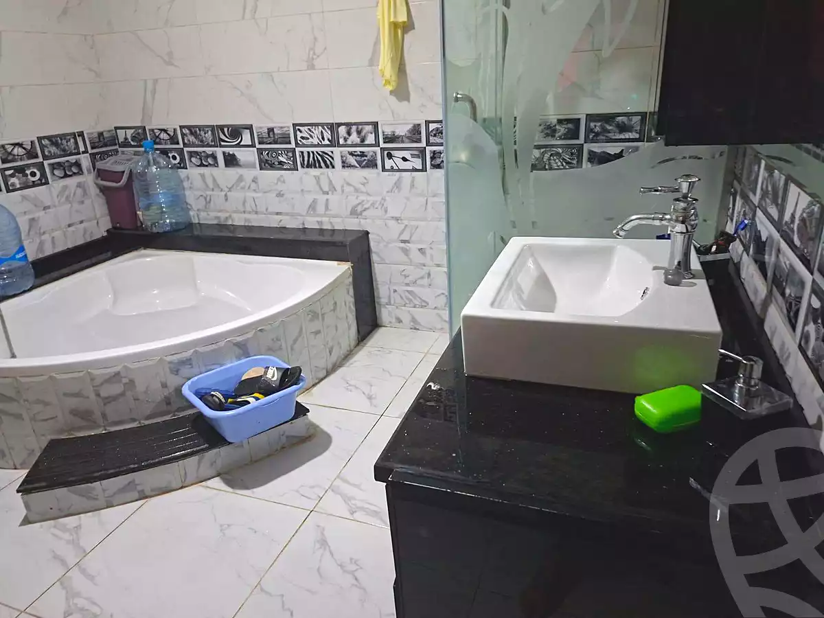 https://aqarmap.com.eg/ar/listing/7010337-for-sale-cairo-helwan-mahmoud-khater-st