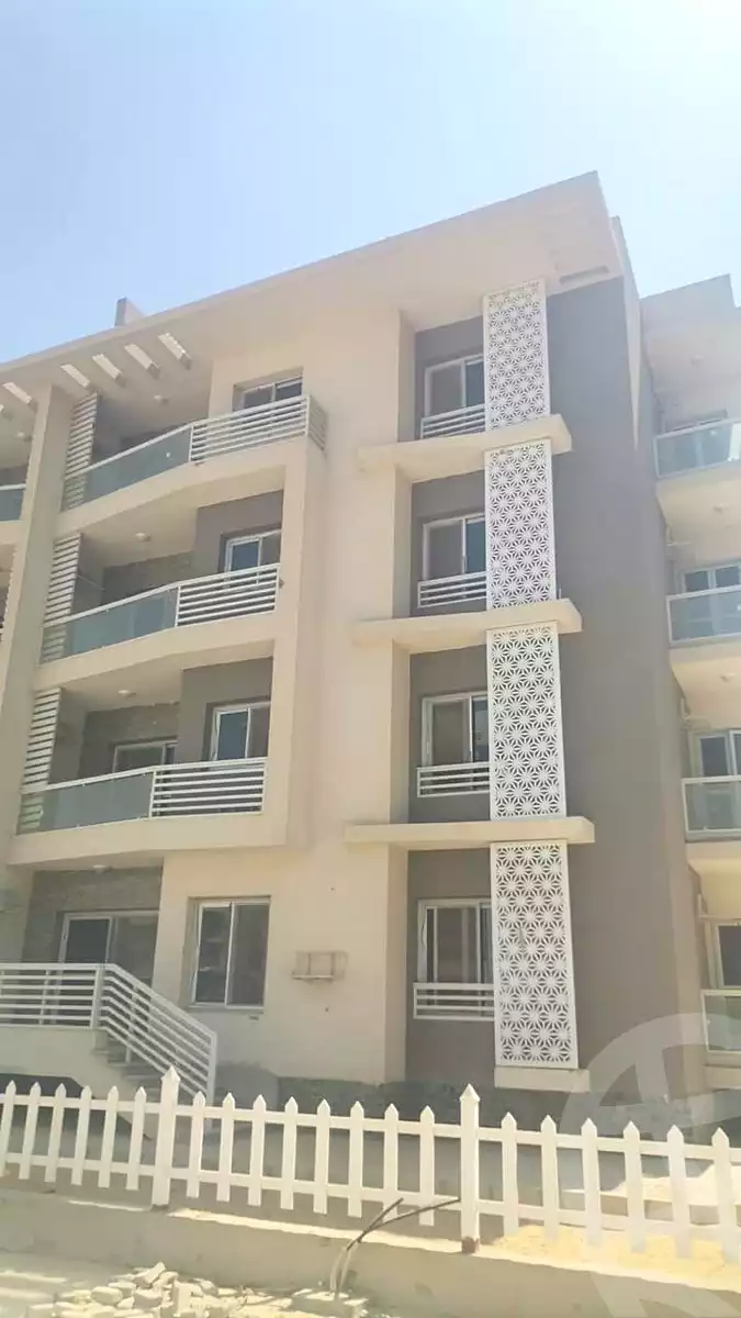 https://aqarmap.com.eg/ar/listing/7011376-for-sale-cairo-el-sheikh-zayed-city-compounds-el-khamayel