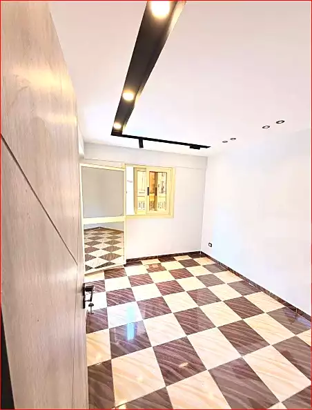 https://aqarmap.com.eg/ar/listing/7012878-for-sale-alexandria-sydy-bshr-sydy-bshr-bhry-shr-khld-bn-lwlyd