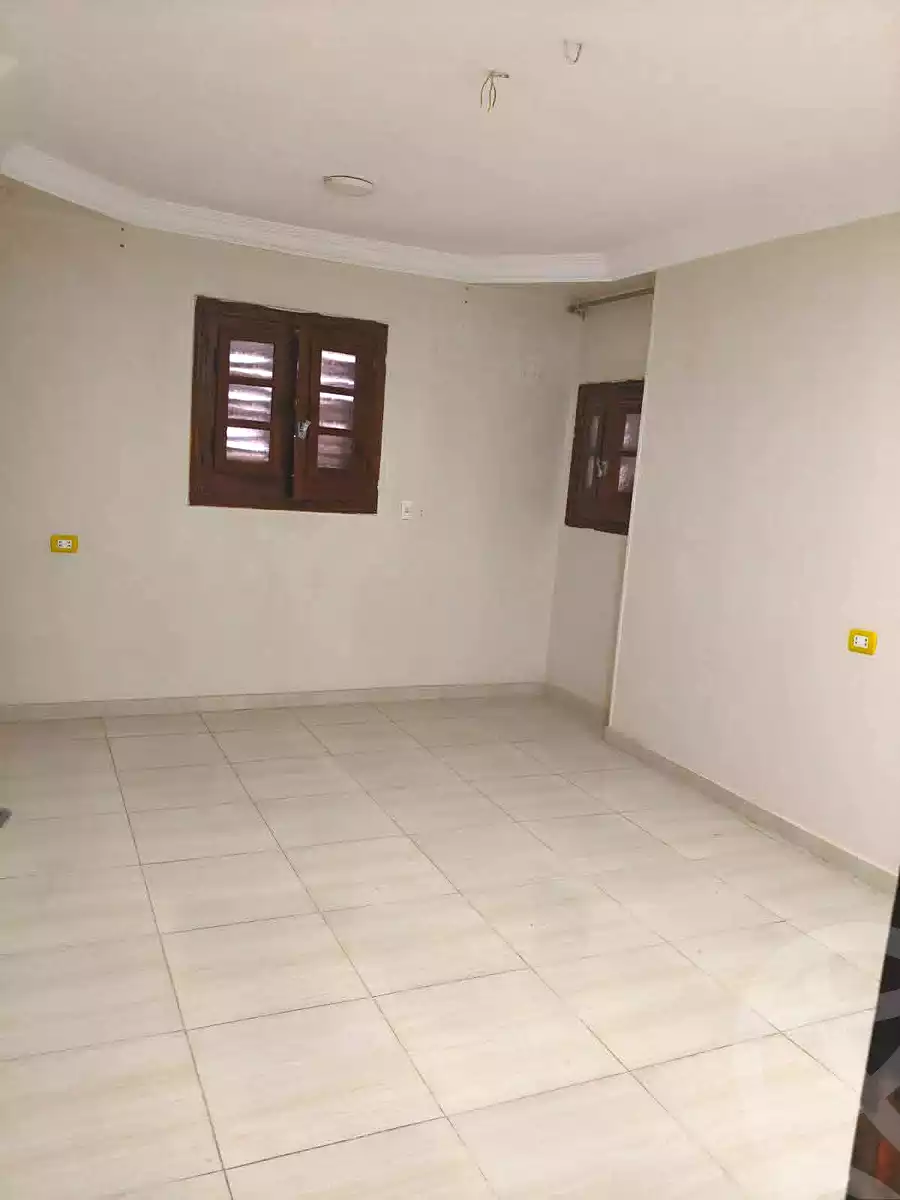 https://aqarmap.com.eg/ar/listing/7013158-for-sale-cairo-helwan-el-shareaa-el-sharby-st