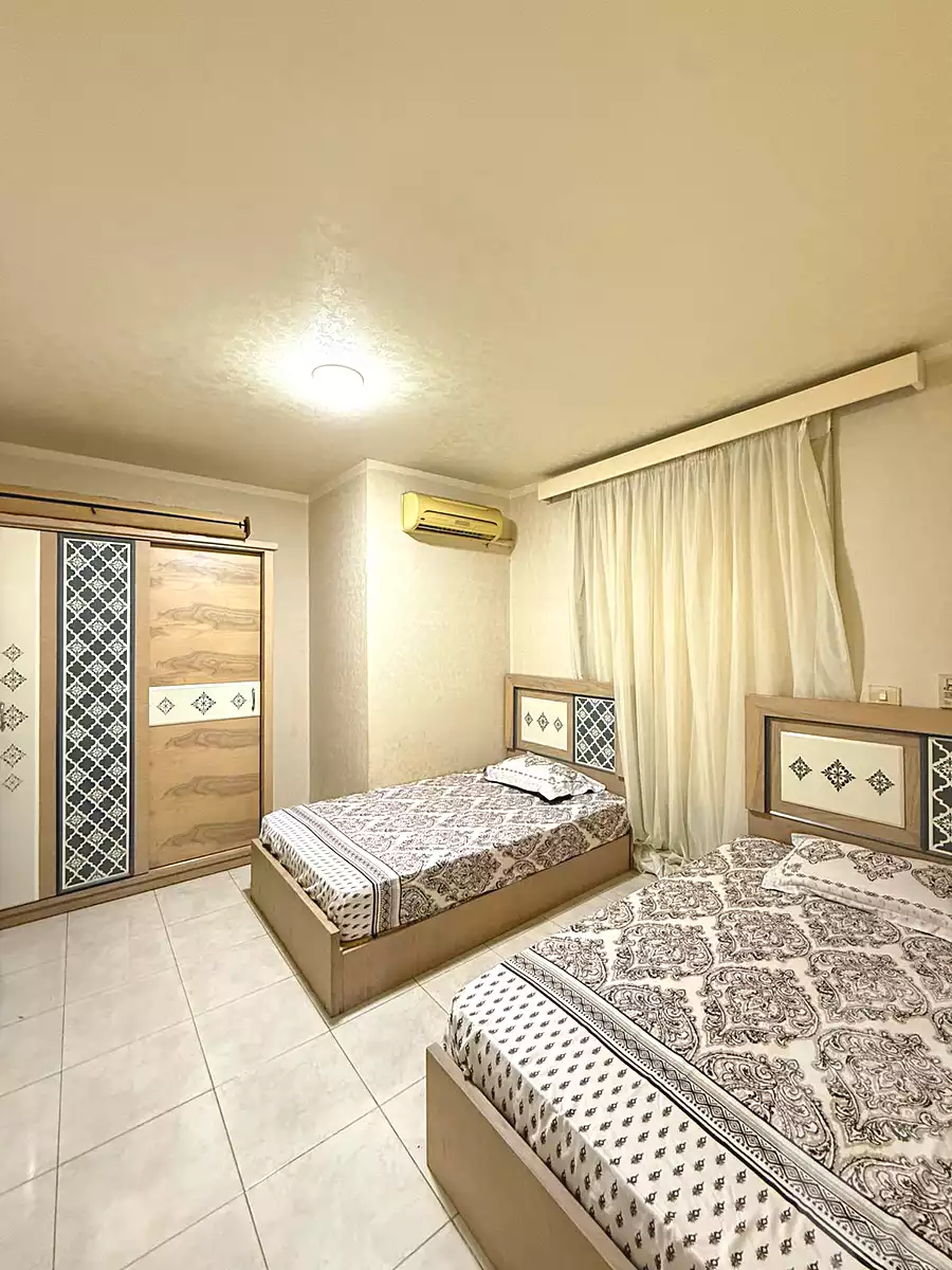 https://aqarmap.com.eg/ar/listing/7013385-for-rent-cairo-new-cairo-lrhb-city-phase-4-mostafa-el-nahaas-st