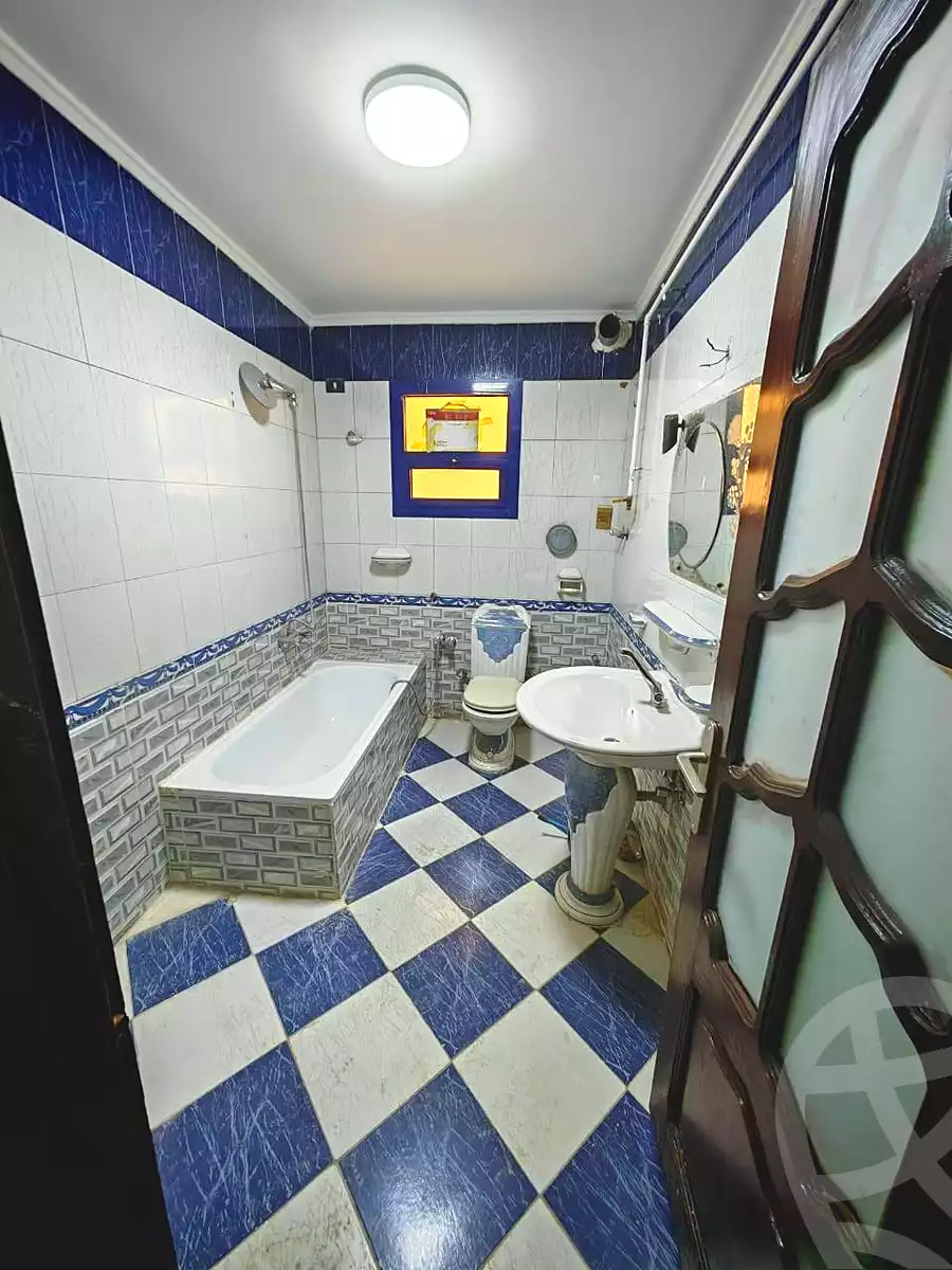 https://aqarmap.com.eg/en/listing/7013402-for-sale-cairo-helwan-ahmed-enci-st