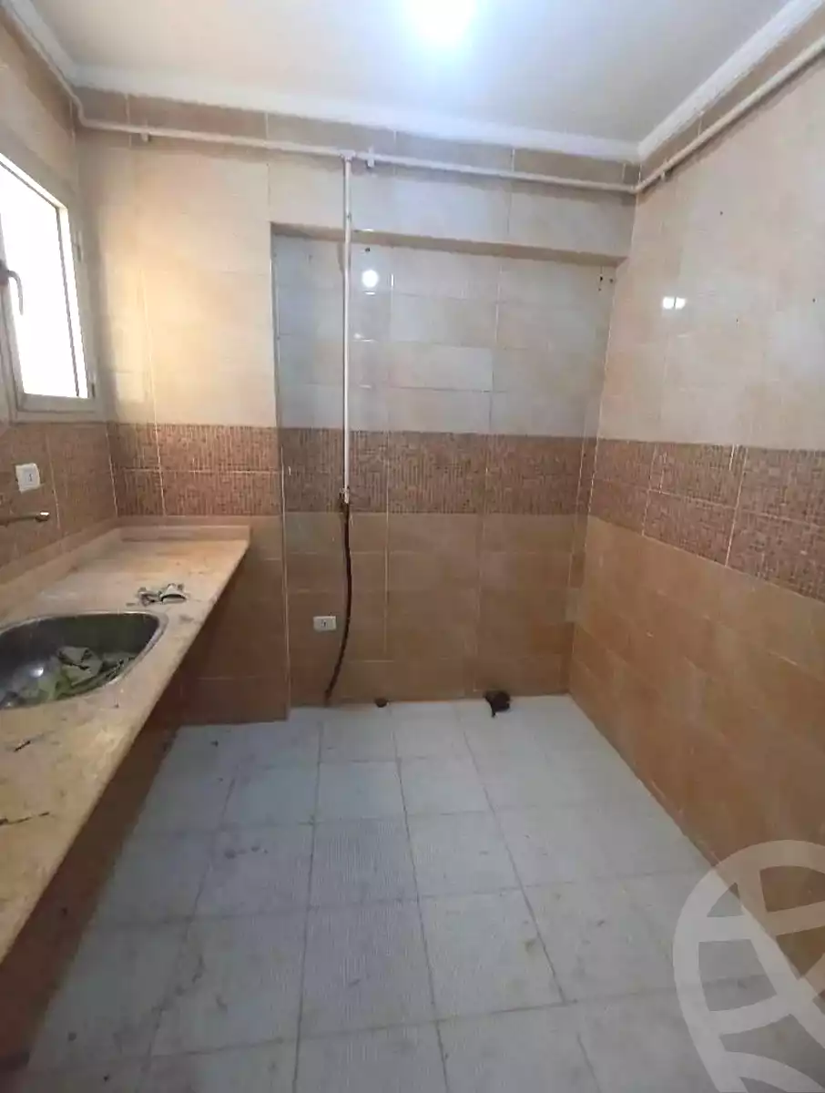 https://aqarmap.com.eg/en/listing/7016339-for-rent-alexandria-zezenia-el-amir-gameel-st