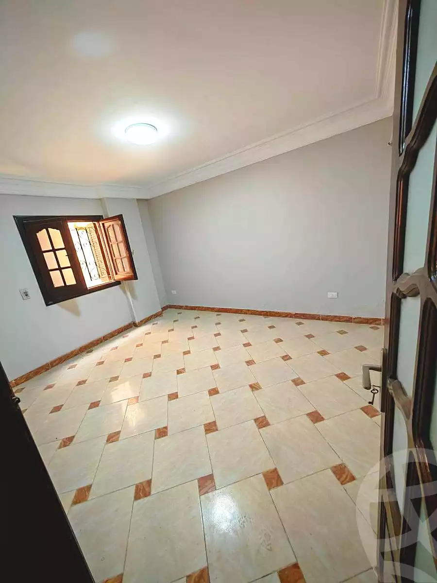 https://aqarmap.com.eg/ar/listing/7019120-for-sale-cairo-helwan-ahmed-enci-st