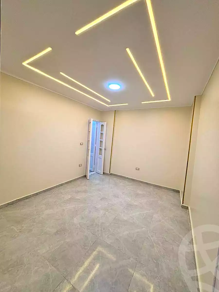 https://aqarmap.com.eg/en/listing/7020544-for-sale-alexandria-sydy-bshr-sydy-bshr-bhry-street-15