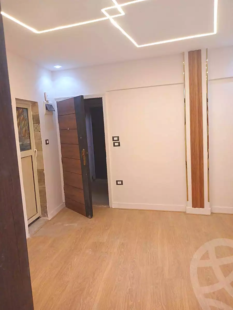 https://aqarmap.com.eg/ar/listing/7021042-for-sale-alexandria-el-asafra-shr-45