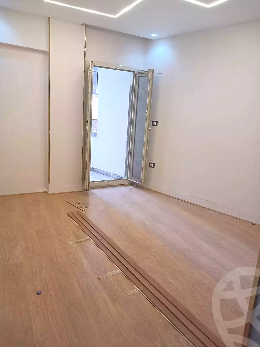 https://aqarmap.com.eg/ar/listing/7021042-for-sale-alexandria-el-asafra-shr-45