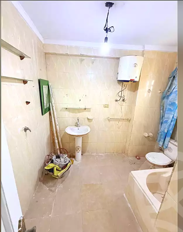 https://aqarmap.com.eg/en/listing/7021858-for-sale-alexandria-sydy-bshr-sydy-bshr-bhry-el-salam-mosque-st