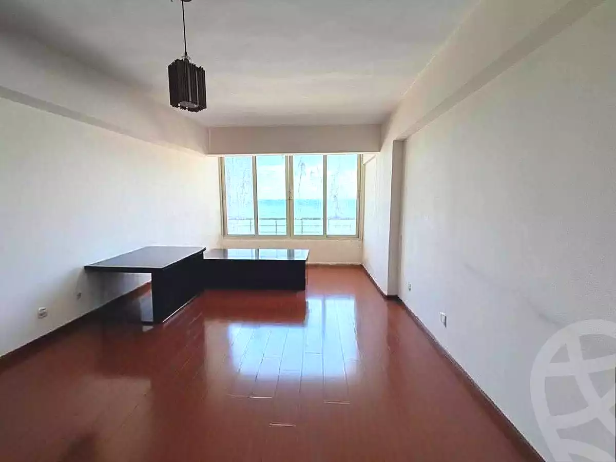 https://aqarmap.com.eg/ar/listing/7023806-for-sale-alexandria-camp-cesar-el-gaish-rd
