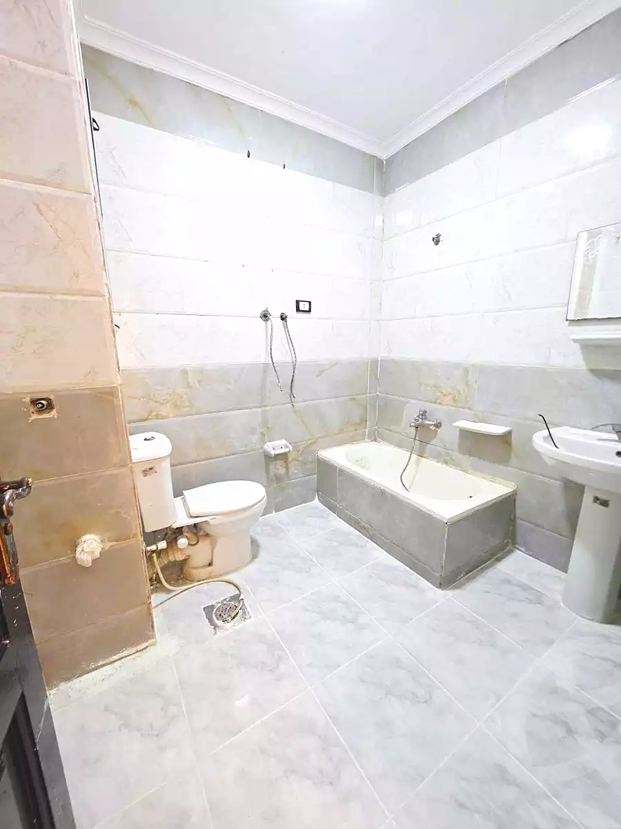 https://aqarmap.com.eg/ar/listing/7024141-for-sale-alexandria-al-agamy-shataa-el-nakheel