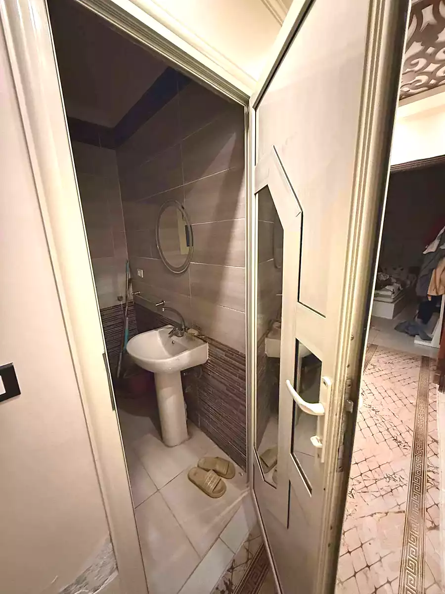 https://aqarmap.com.eg/ar/listing/7025619-for-sale-alexandria-al-agamy-bw-ywsf