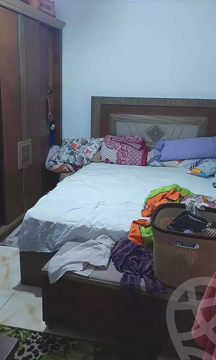 https://aqarmap.com.eg/ar/listing/7026800-for-sale-alexandria-moharram-bey-erfan-st