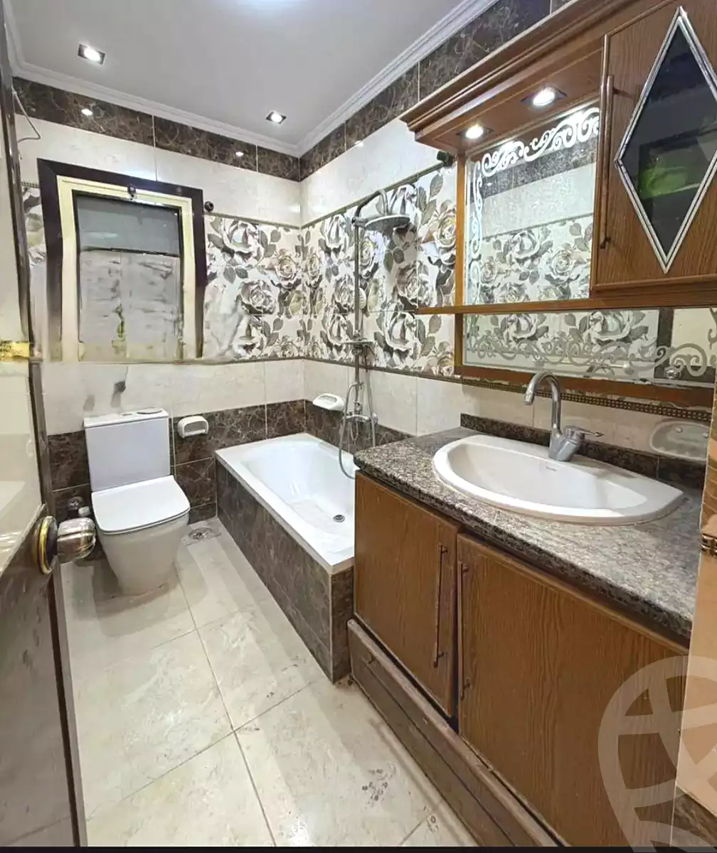 https://aqarmap.com.eg/ar/listing/7028644-for-sale-alexandria-al-agamy-lbytsh-el-reyad-st