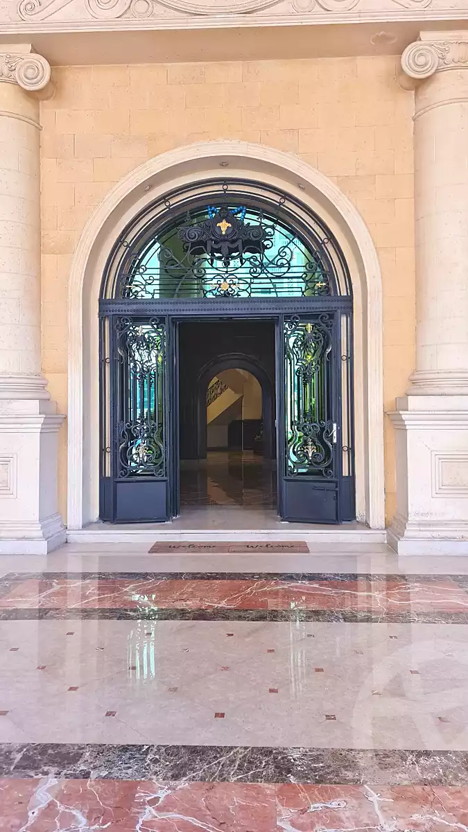 https://aqarmap.com.eg/en/listing/7029101-for-sale-alexandria-kafr-abdo-sant-giyn-st