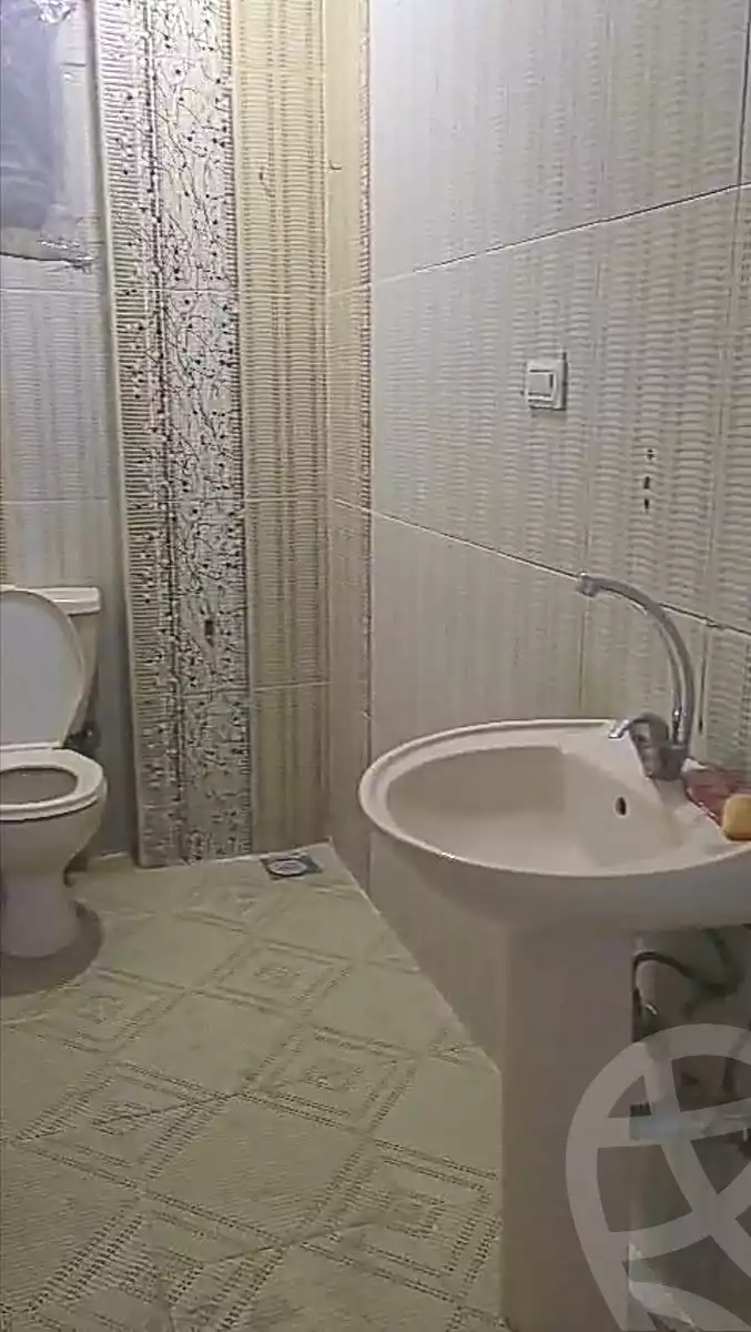 https://aqarmap.com.eg/ar/listing/7032560-for-sale-cairo-helwan-helwan-el-sharkeya-borhan-st